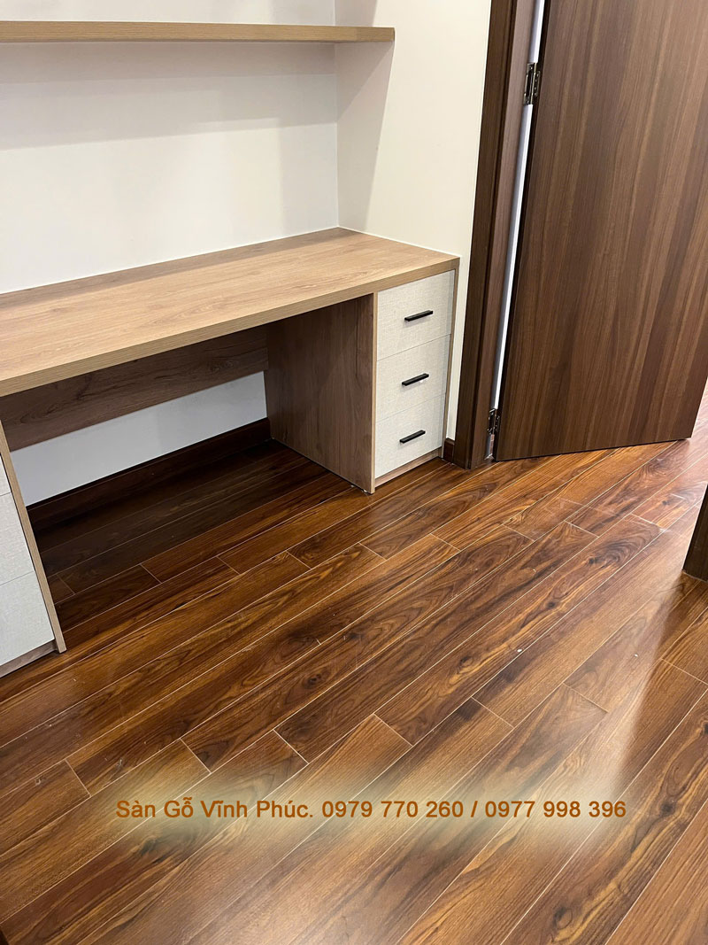 Sàn gỗ công nghiệp cao cấp màu óc chó