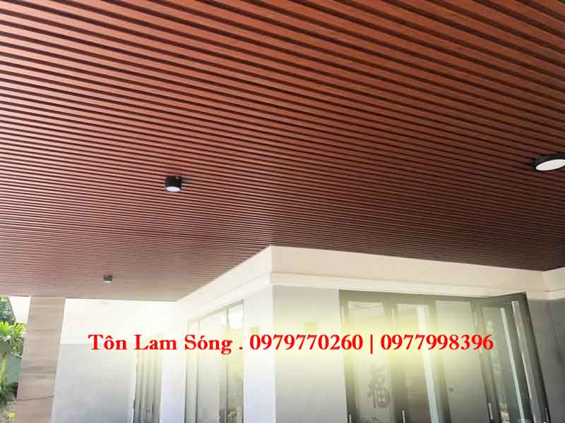 Trần nhôm lam sóng vân gỗ bền đẹp theo thời gian